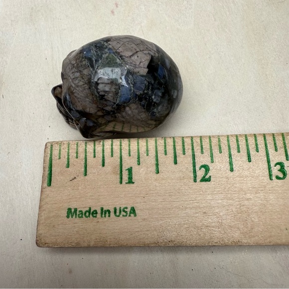 Que Sera Skull Crystal Stone Carving Figurine Statue - Picture 6 of 6